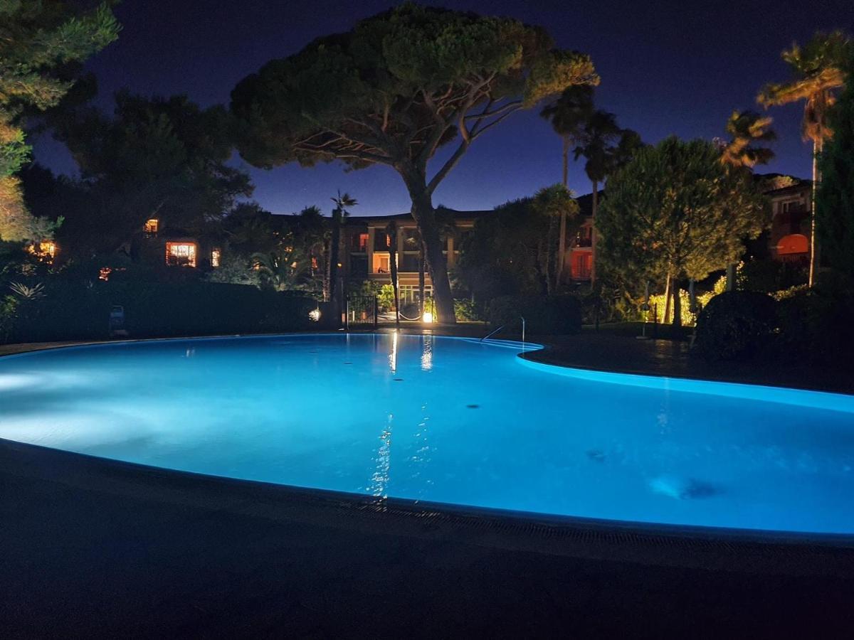 Appartement En Residence Privee, Face A La Mer Avec Acces Direct Plage 耶尔 外观 照片