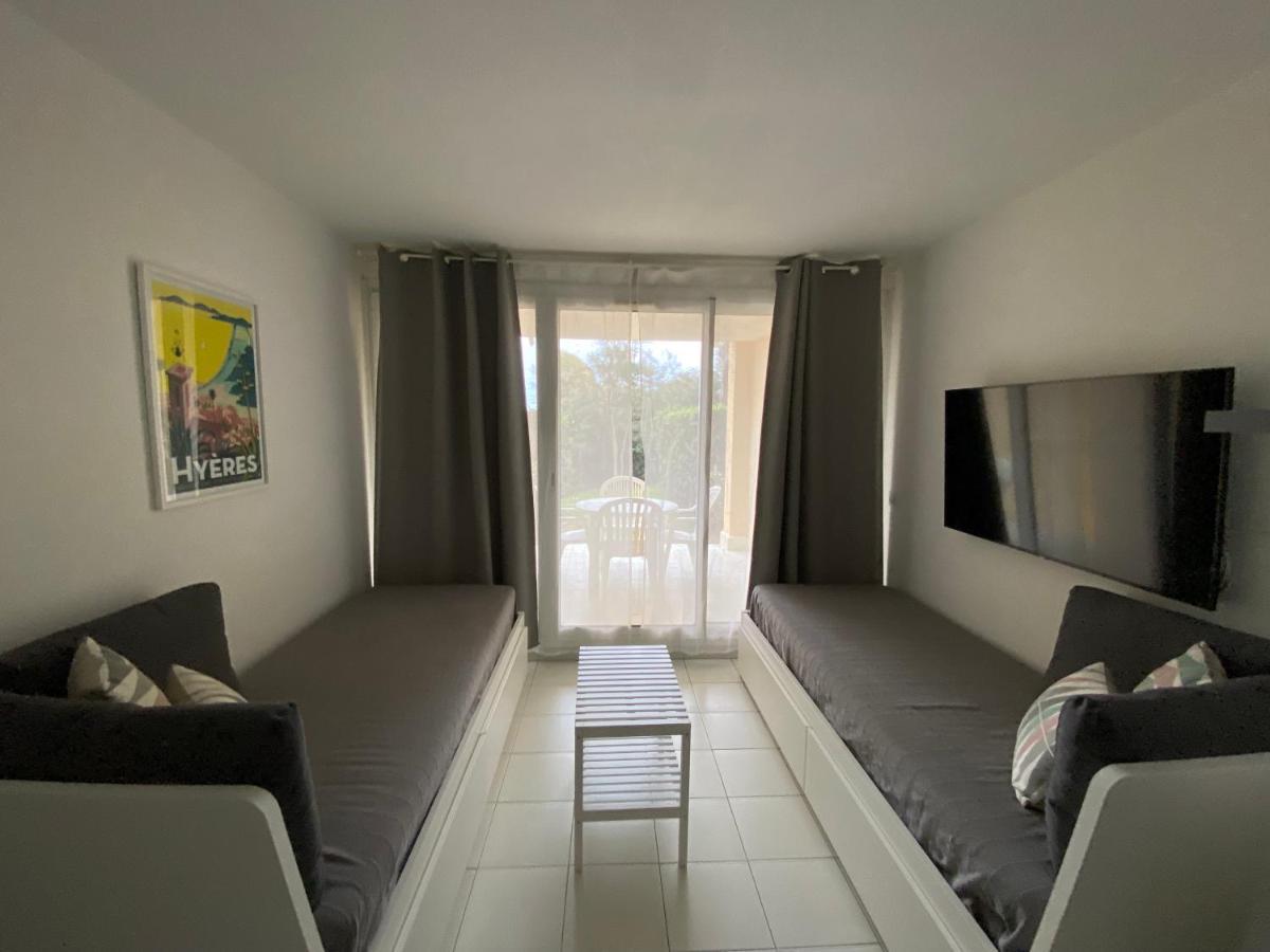 Appartement En Residence Privee, Face A La Mer Avec Acces Direct Plage 耶尔 外观 照片