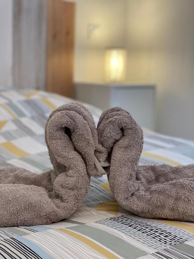 Appartement En Residence Privee, Face A La Mer Avec Acces Direct Plage 耶尔 外观 照片
